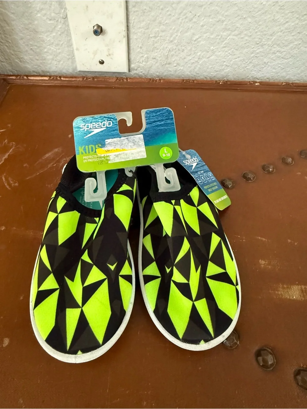 Speedo Kids Neon Yellow & Black Geometric Water Shoes